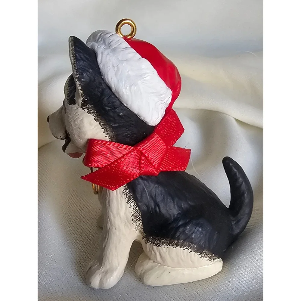 Vintage 1999 Hallmark Keepsake Husky Puppy Dog Christmas Ornament Santa Hat 99